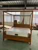 Cama de plataforma moderna con cabecera